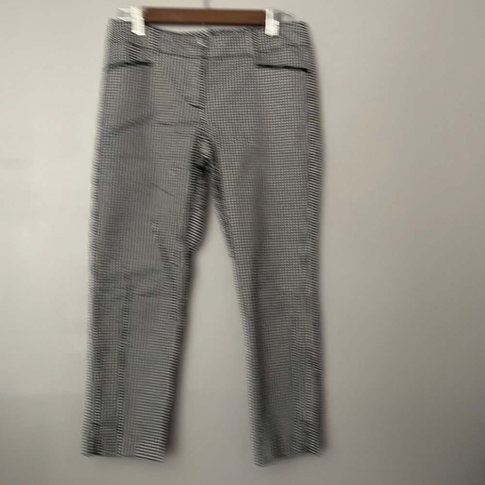 7th Avenue Design Studio; New York & Company. Like new. Size 2. Black and white